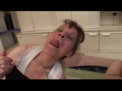 ❤️ Kaksi isoäitiä ja yksi isoisä kolmestaan ☑ Pornovideo at us ❌️