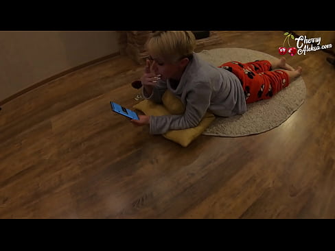 ❤️ Hullu blondi imee valtavaa mulkkua imee ja pomppii sen päällä - anaaliseksiä ☑ Pornovideo at us ❌️