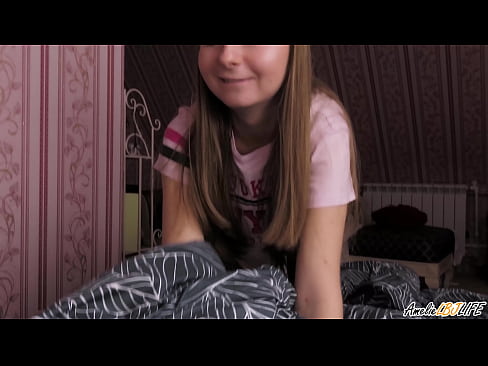 ❤️ Blondi imee hänen BFF:nsä syvälle ja saa spermaa suuhunsa ☑ Pornovideo at us ❌️